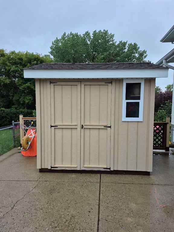 MLS® A2241619 - 6 Lilac Close  in Nursery Grove Lacombe, Residential