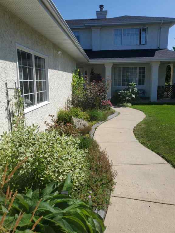 MLS® A2241619 - 6 Lilac Close  in Nursery Grove Lacombe, Residential