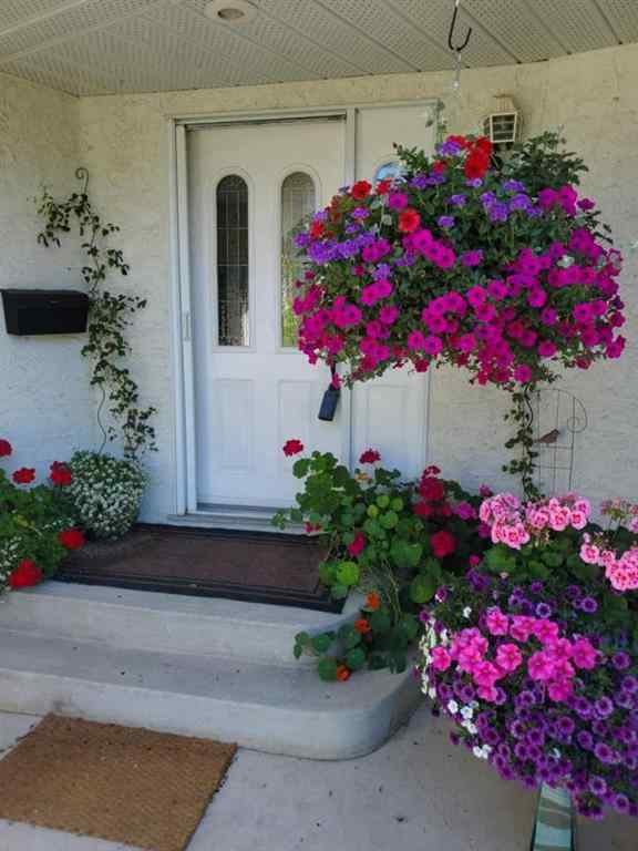 MLS® A2241619 - 6 Lilac Close  in Nursery Grove Lacombe, Residential