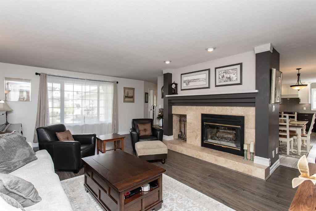 MLS® A2241619 - 6 Lilac Close  in Nursery Grove Lacombe, Residential
