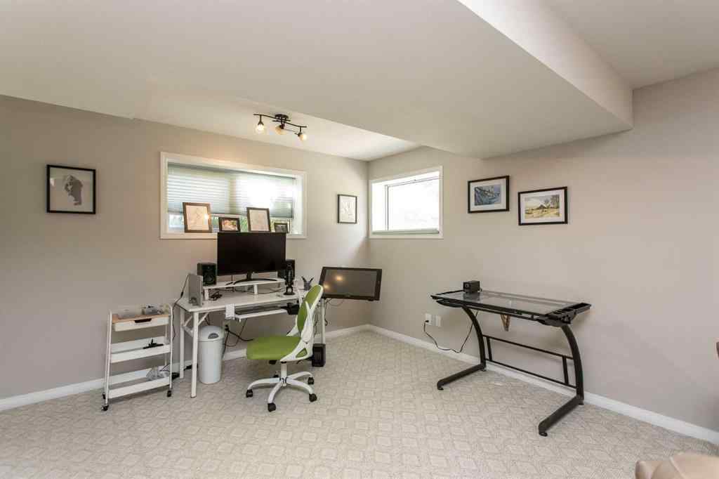 MLS® A2241619 - 6 Lilac Close  in Nursery Grove Lacombe, Residential