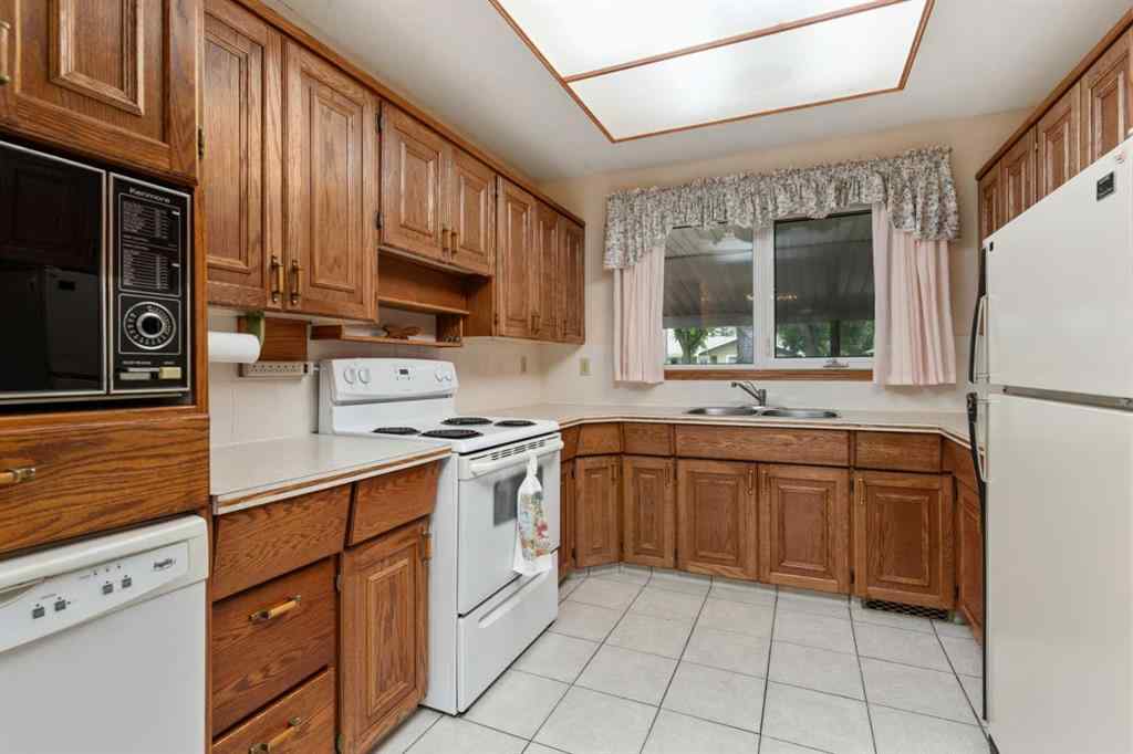 MLS® A2241644 - 6508 45 Avenue  in Westmount Camrose, Residential