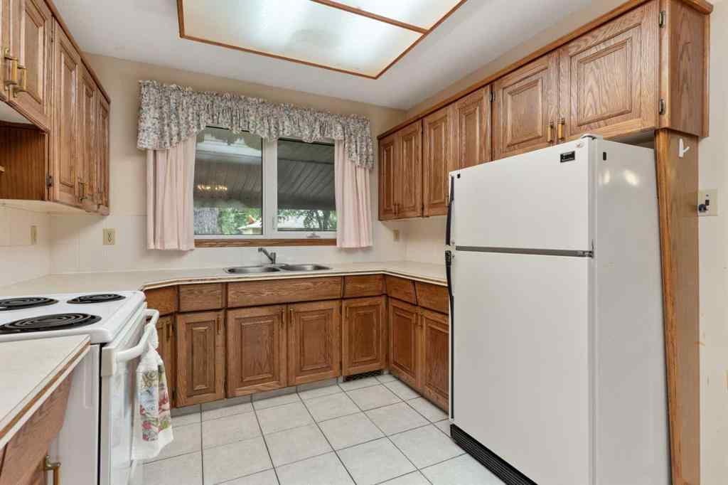 MLS® A2241644 - 6508 45 Avenue  in Westmount Camrose, Residential