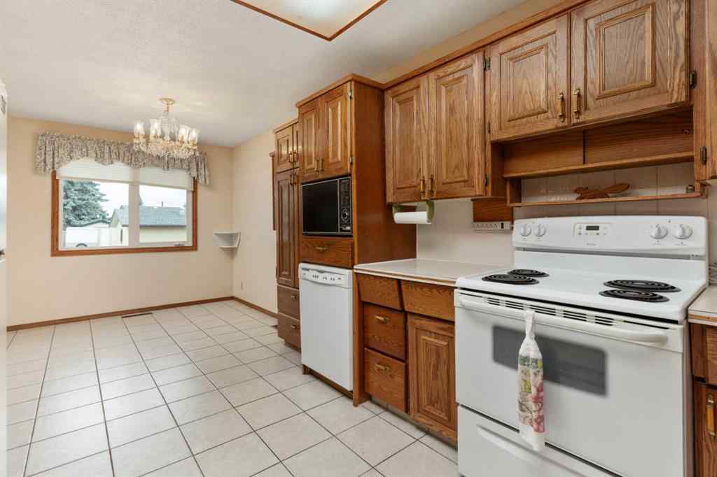 MLS® A2241644 - 6508 45 Avenue  in Westmount Camrose, Residential
