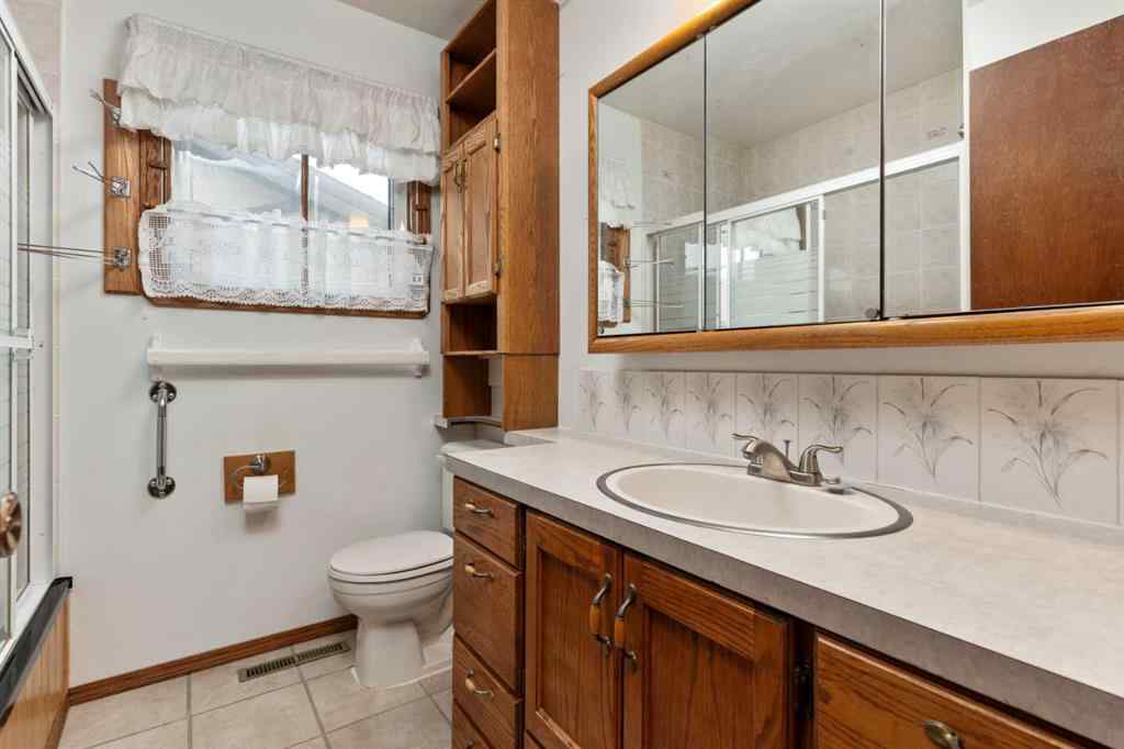 MLS® A2241644 - 6508 45 Avenue  in Westmount Camrose, Residential