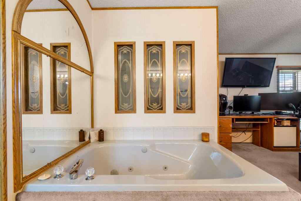 MLS® A2241658 - 254 Erin Woods Circle SE in Erin Woods Calgary, Residential