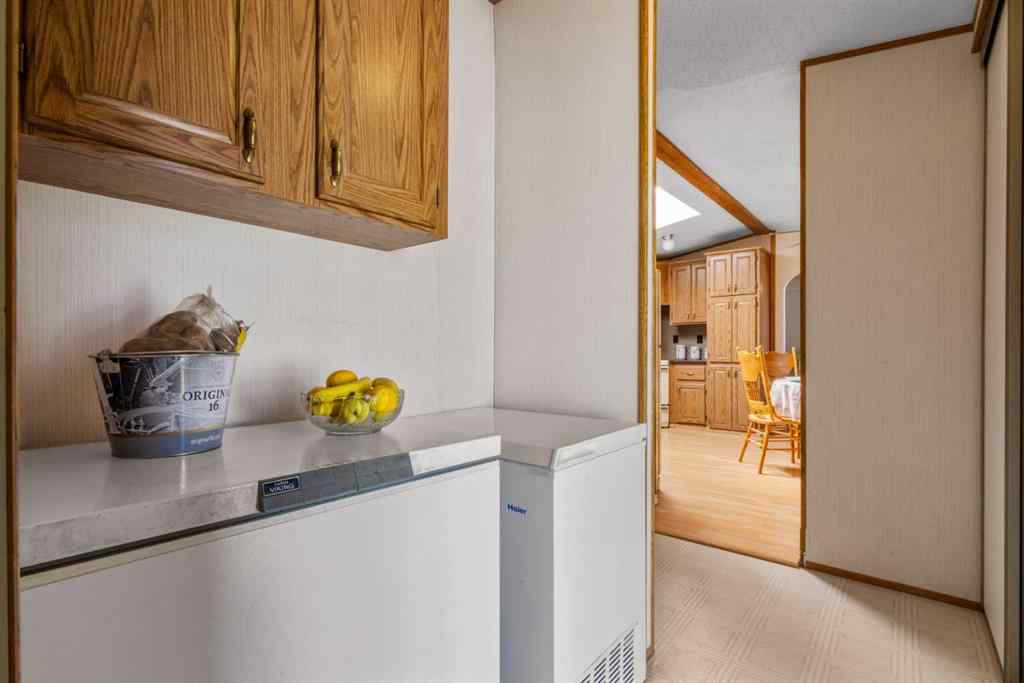 MLS® A2241658 - 254 Erin Woods Circle SE in Erin Woods Calgary, Residential