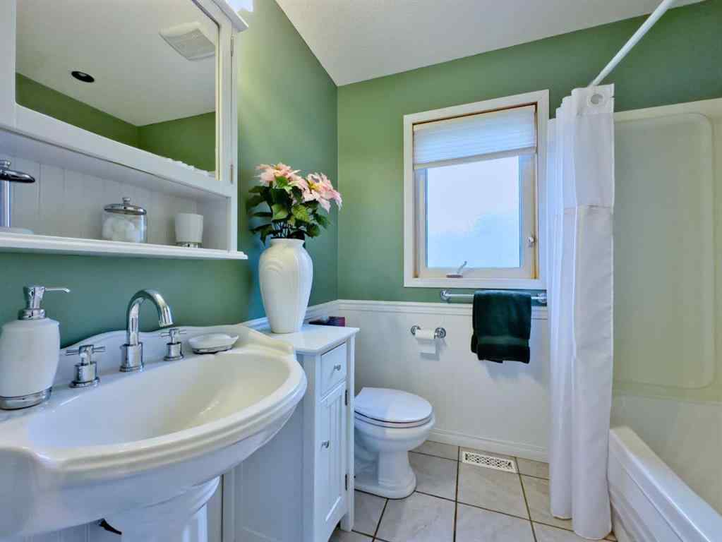 MLS® A2241670 - 23701 Passburg Drive  in NONE Bellevue, Residential