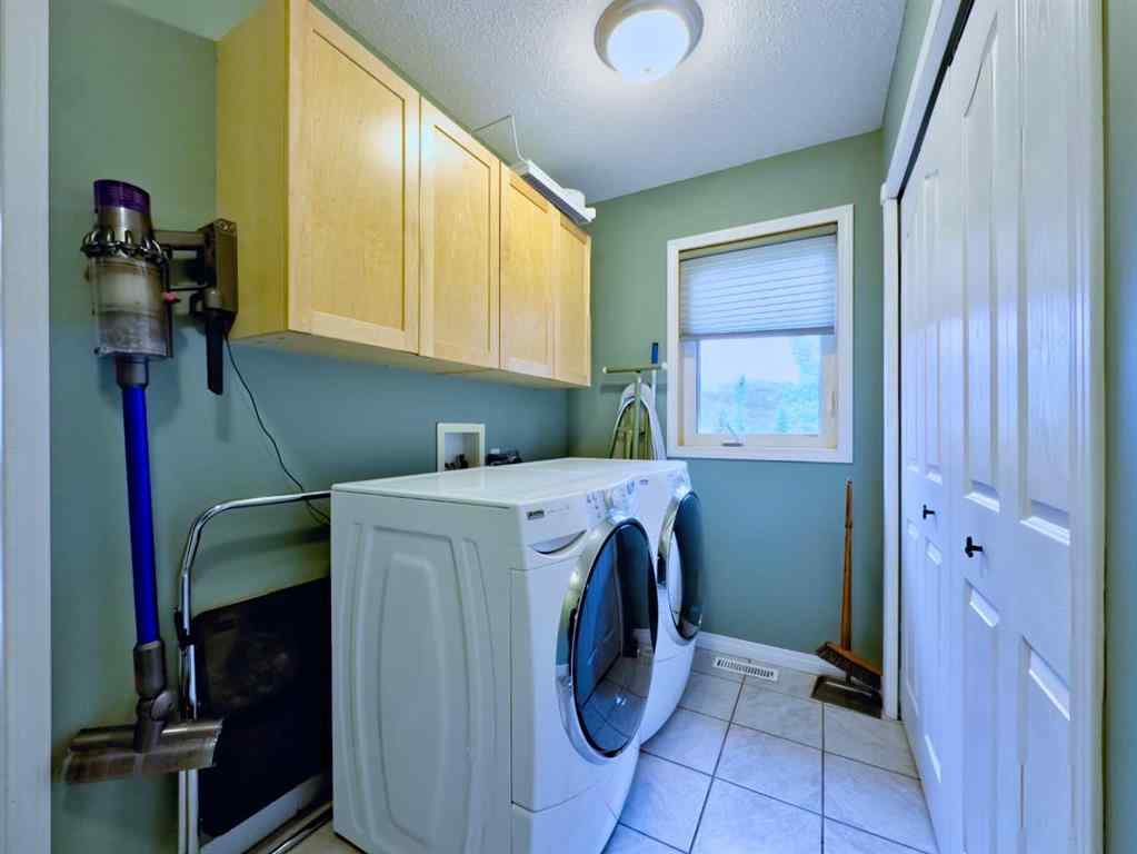 MLS® A2241670 - 23701 Passburg Drive  in NONE Bellevue, Residential