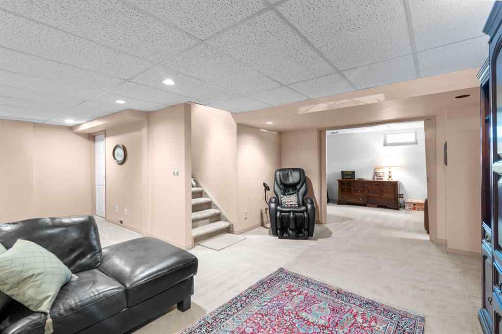 MLS® A2241673 - 2716 Palliser Drive SW in Oakridge Calgary, Residential