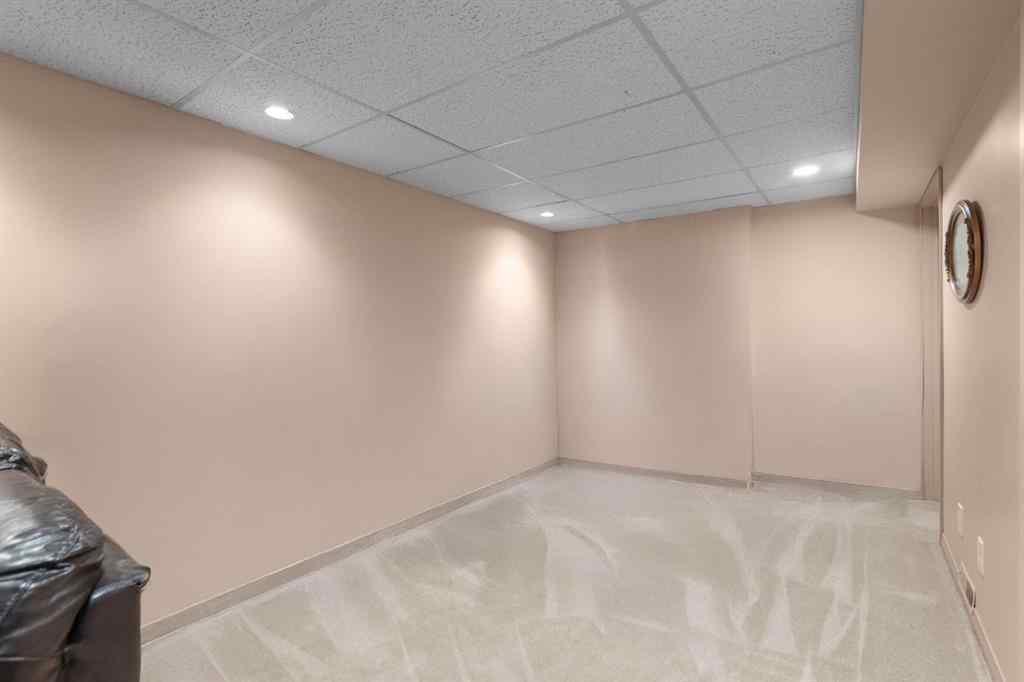 MLS® A2241673 - 2716 Palliser Drive SW in Oakridge Calgary, Residential