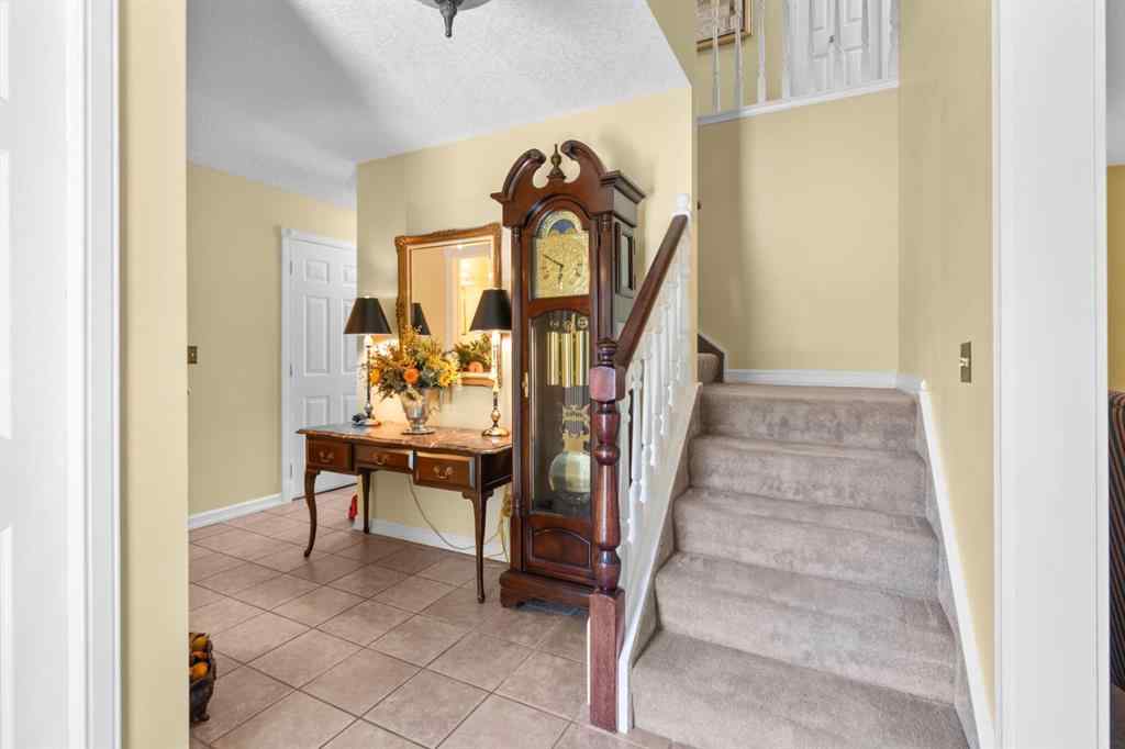 MLS® A2241673 - 2716 Palliser Drive SW in Oakridge Calgary, Residential