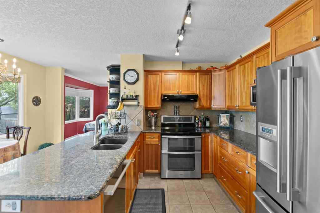 MLS® A2241673 - 2716 Palliser Drive SW in Oakridge Calgary, Residential