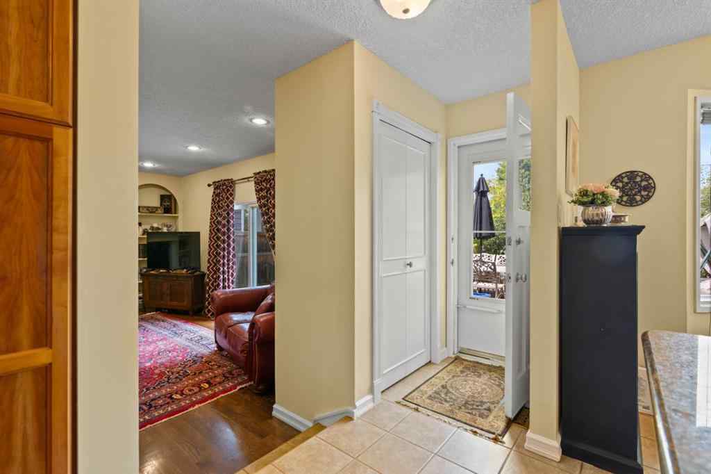 MLS® A2241673 - 2716 Palliser Drive SW in Oakridge Calgary, Residential