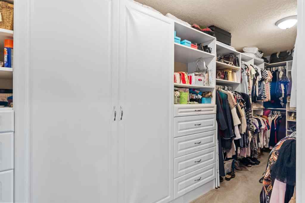 MLS® A2241673 - 2716 Palliser Drive SW in Oakridge Calgary, Residential