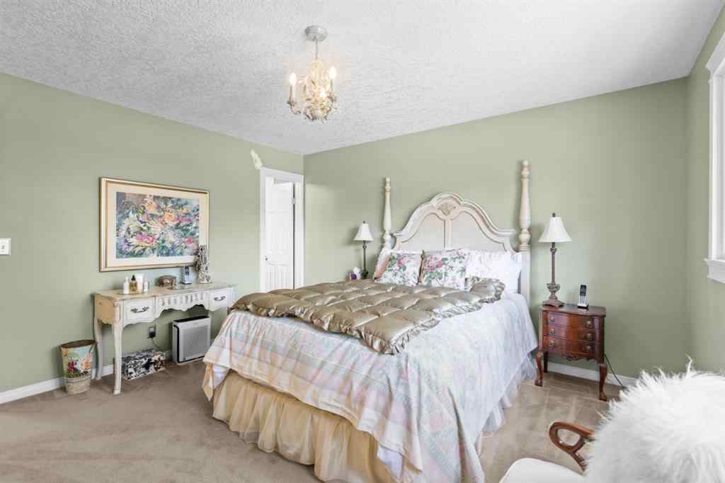 MLS® A2241673 - 2716 Palliser Drive SW in Oakridge Calgary, Residential