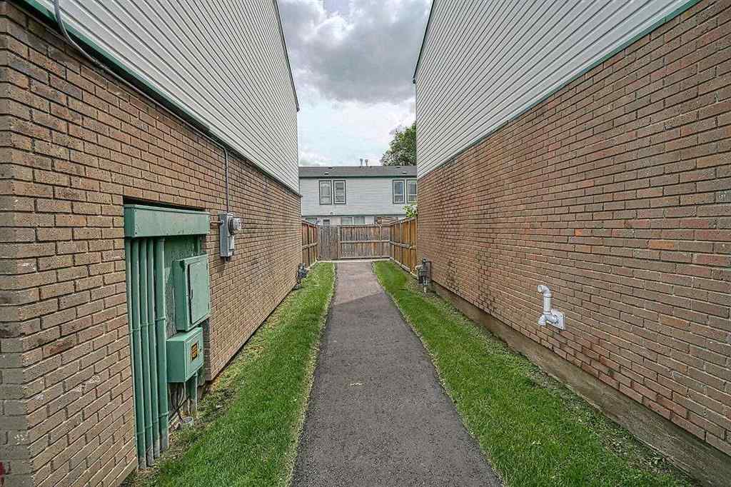 MLS® A2241695 - Unit #39 100 Pennsylvania Road SE in Penbrooke Meadows Calgary, Residential