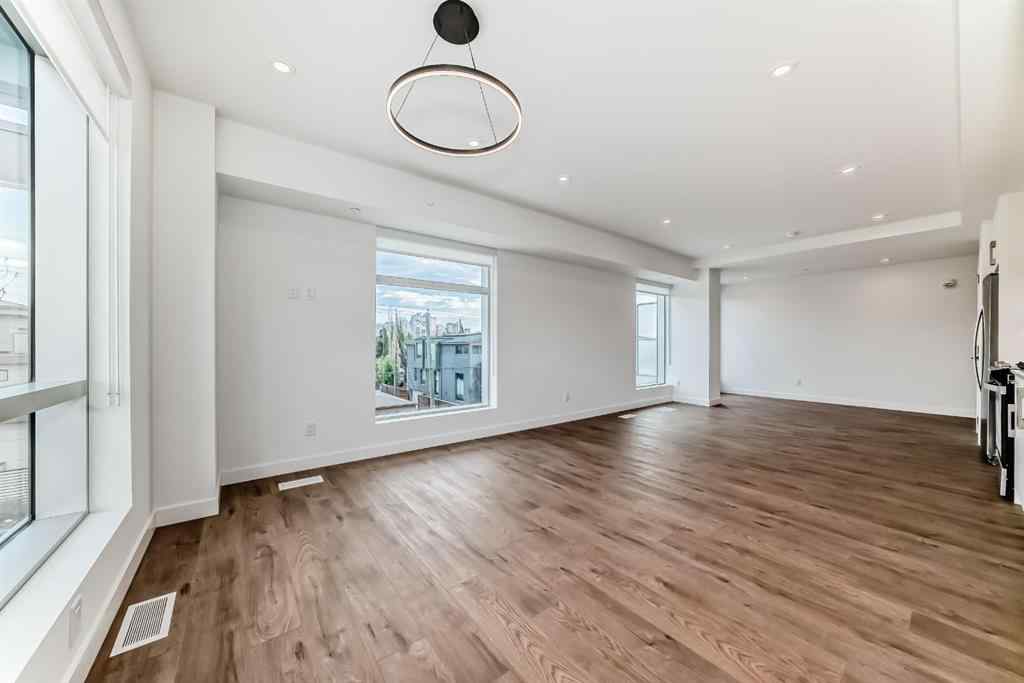 MLS® A2241700 - Unit #201 110 18A Street NW in West Hillhurst Calgary, Residential