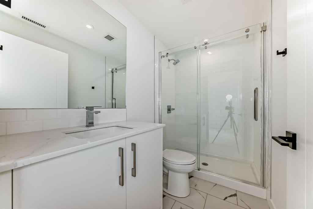 MLS® A2241700 - Unit #201 110 18A Street NW in West Hillhurst Calgary, Residential