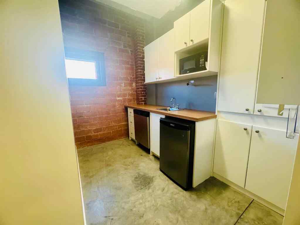 MLS® A2241741 - Unit #110 719 4 Avenue S in Downtown Lethbridge, Commercial