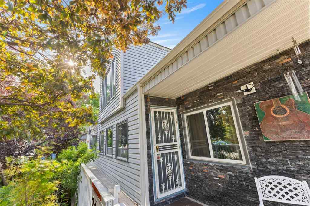 MLS® A2241742 - 2441 25a Street SW in Killarney/Glengarry Calgary, Residential
