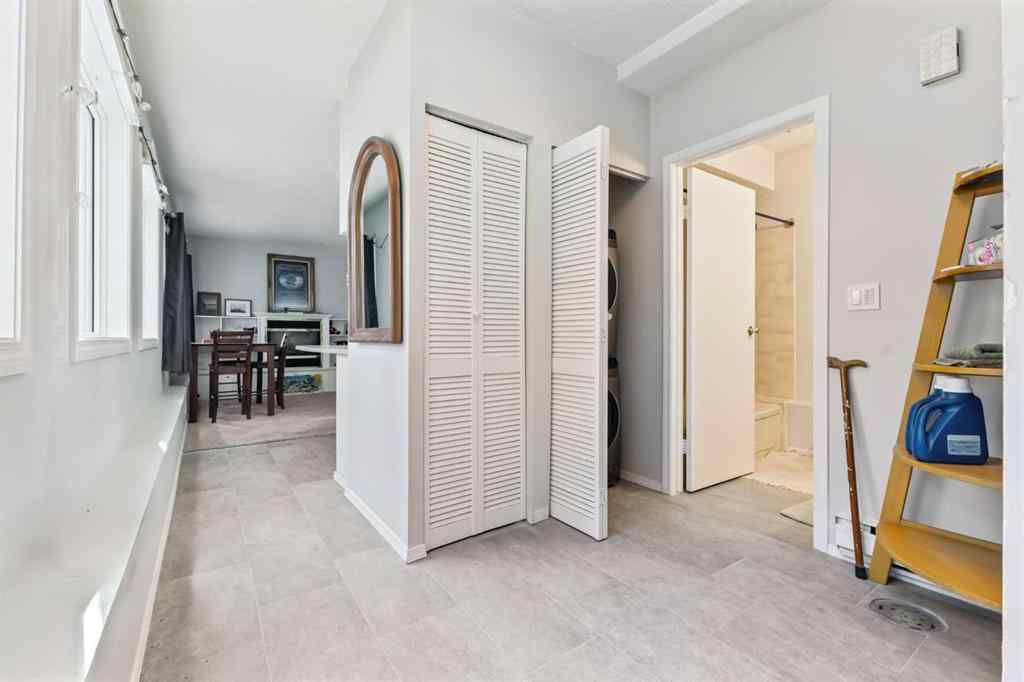 MLS® A2241742 - 2441 25a Street SW in Killarney/Glengarry Calgary, Residential