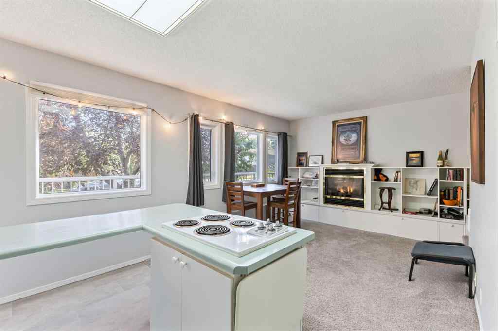 MLS® A2241742 - 2441 25a Street SW in Killarney/Glengarry Calgary, Residential