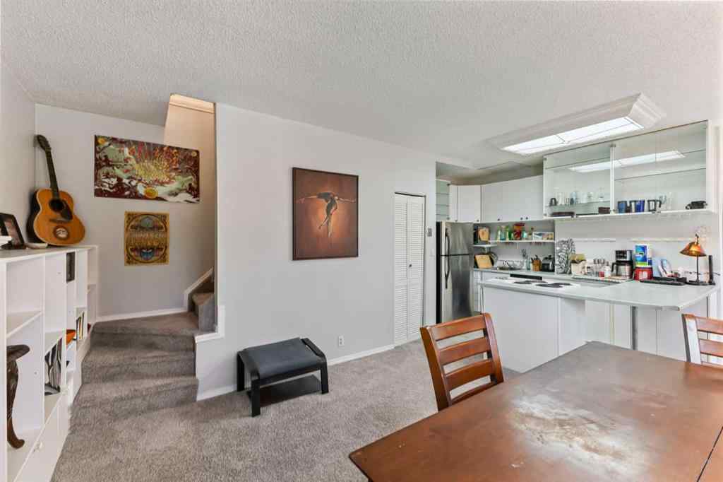 MLS® A2241742 - 2441 25a Street SW in Killarney/Glengarry Calgary, Residential