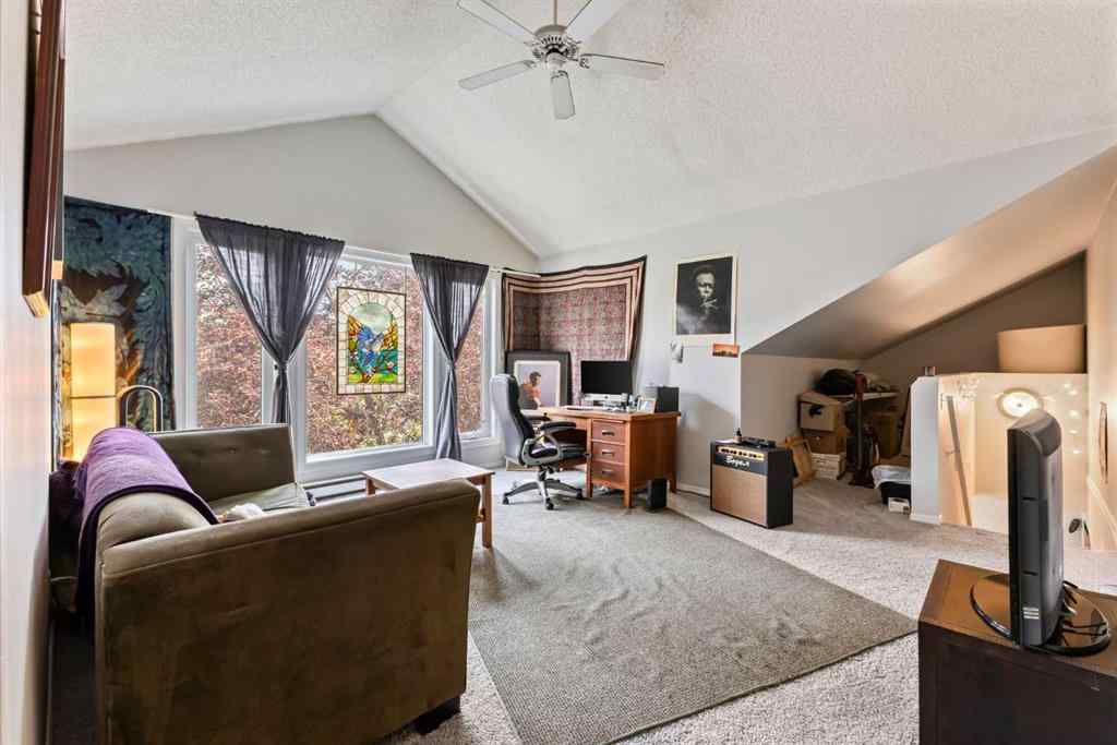 MLS® A2241742 - 2441 25a Street SW in Killarney/Glengarry Calgary, Residential