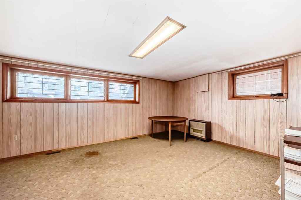 MLS® A2241751 - 2425 2 Avenue NW in West Hillhurst Calgary, Residential