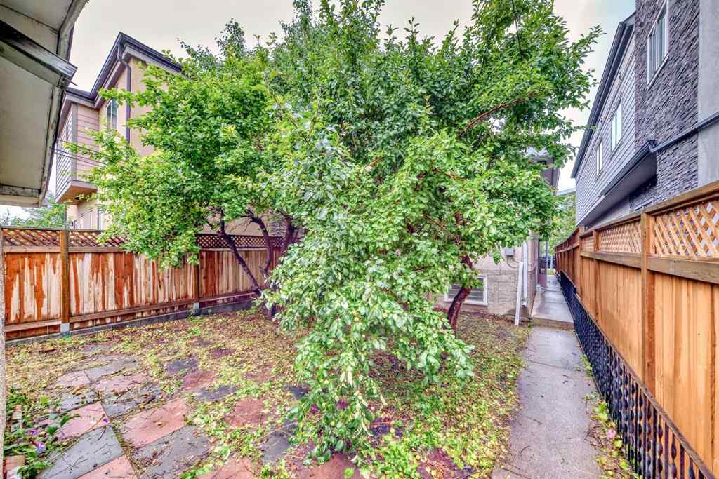 MLS® A2241751 - 2425 2 Avenue NW in West Hillhurst Calgary, Residential
