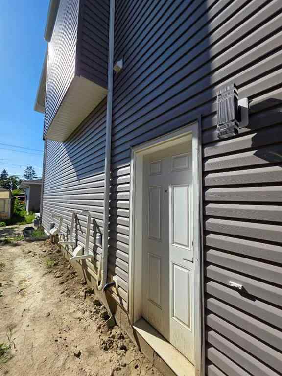 MLS® A2241814 - 2217 42 Street SE in Forest Lawn Calgary, Residential