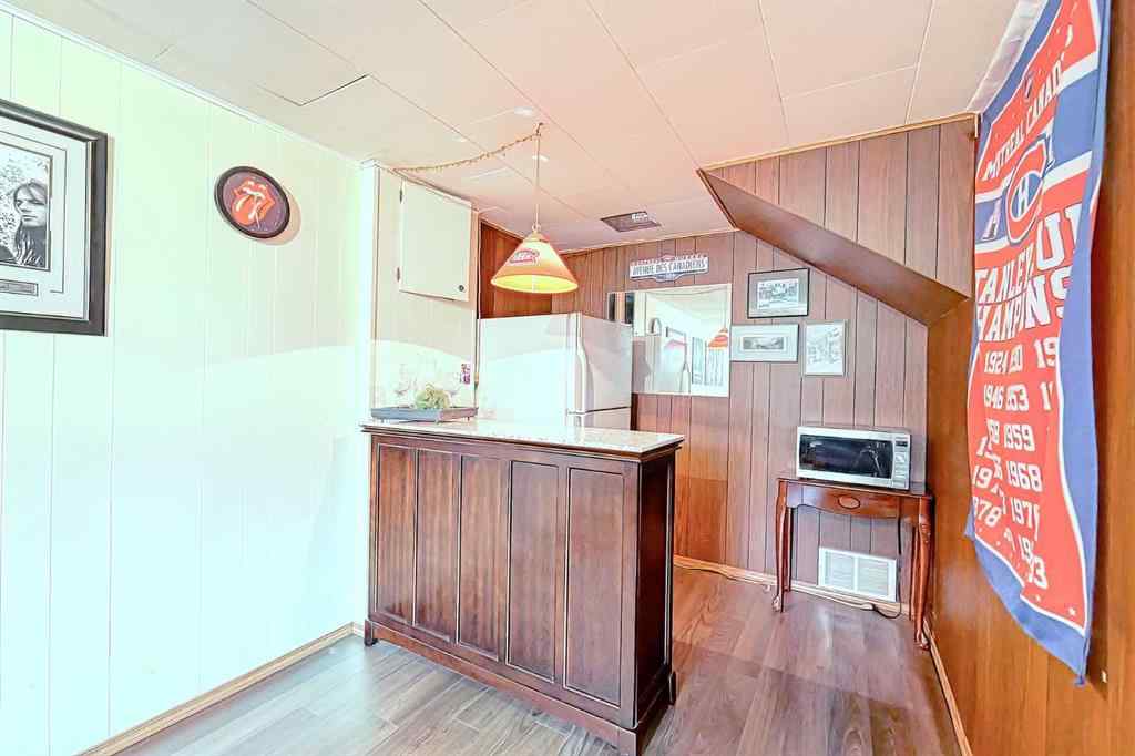 MLS® A2241835 - 5007 Vallance Crescent NW in Varsity Calgary, Residential
