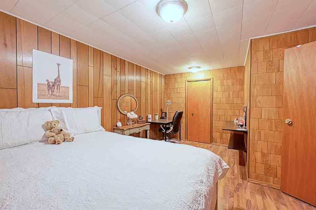 MLS® A2241835 - 5007 Vallance Crescent NW in Varsity Calgary, Residential