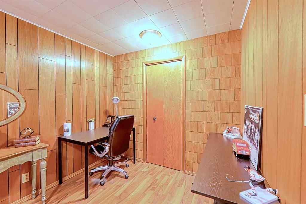 MLS® A2241835 - 5007 Vallance Crescent NW in Varsity Calgary, Residential