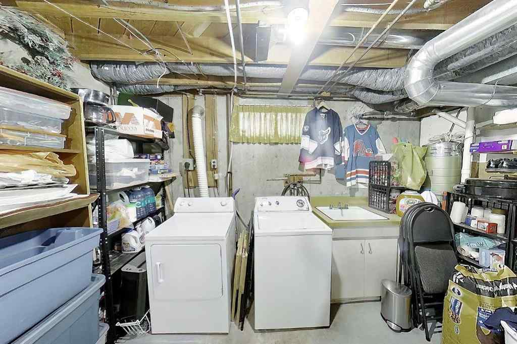 MLS® A2241835 - 5007 Vallance Crescent NW in Varsity Calgary, Residential