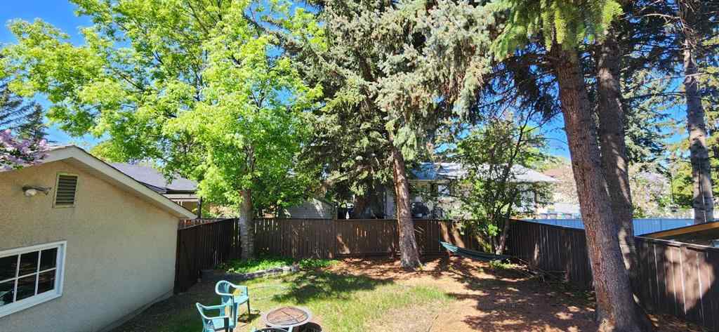 MLS® A2241835 - 5007 Vallance Crescent NW in Varsity Calgary, Residential