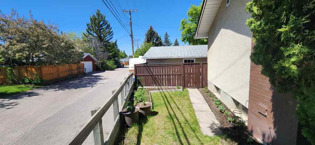 MLS® A2241835 - 5007 Vallance Crescent NW in Varsity Calgary, Residential