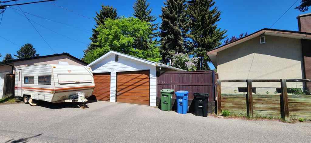 MLS® A2241835 - 5007 Vallance Crescent NW in Varsity Calgary, Residential