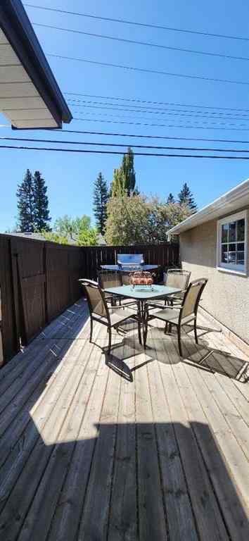 MLS® A2241835 - 5007 Vallance Crescent NW in Varsity Calgary, Residential