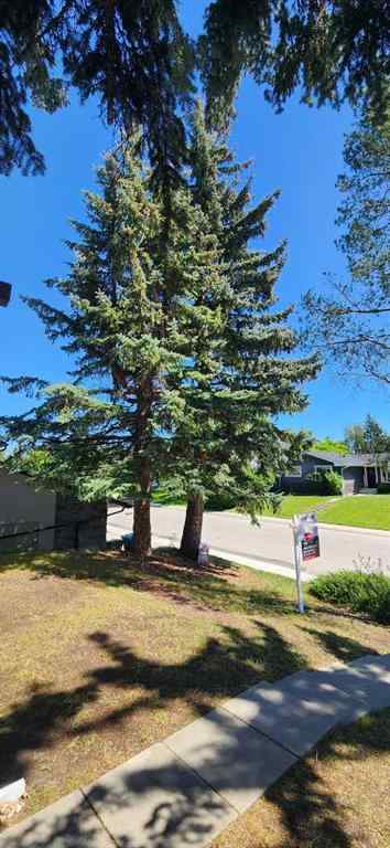 MLS® A2241835 - 5007 Vallance Crescent NW in Varsity Calgary, Residential