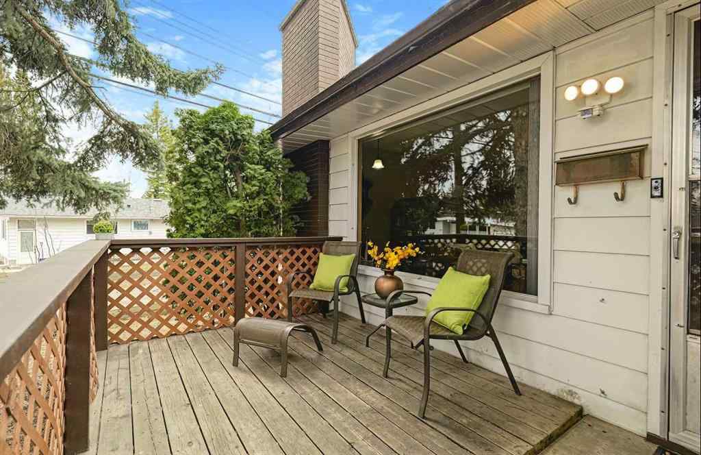 MLS® A2241835 - 5007 Vallance Crescent NW in Varsity Calgary, Residential