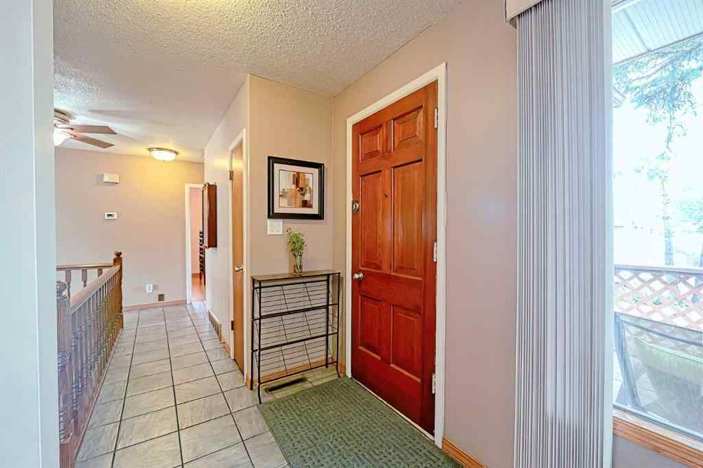MLS® A2241835 - 5007 Vallance Crescent NW in Varsity Calgary, Residential