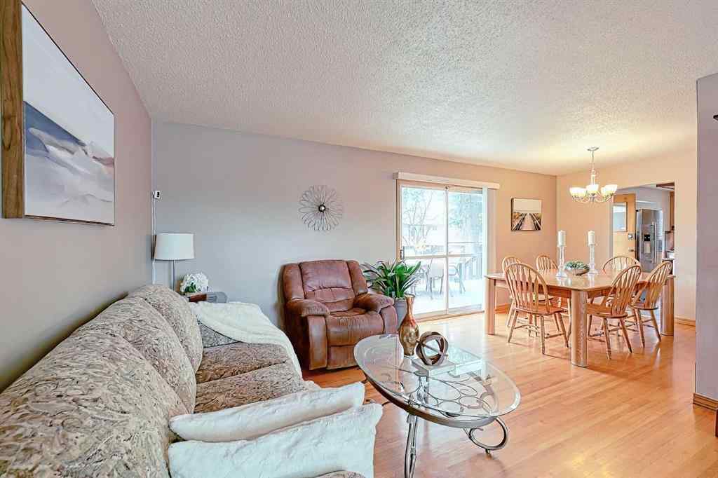 MLS® A2241835 - 5007 Vallance Crescent NW in Varsity Calgary, Residential