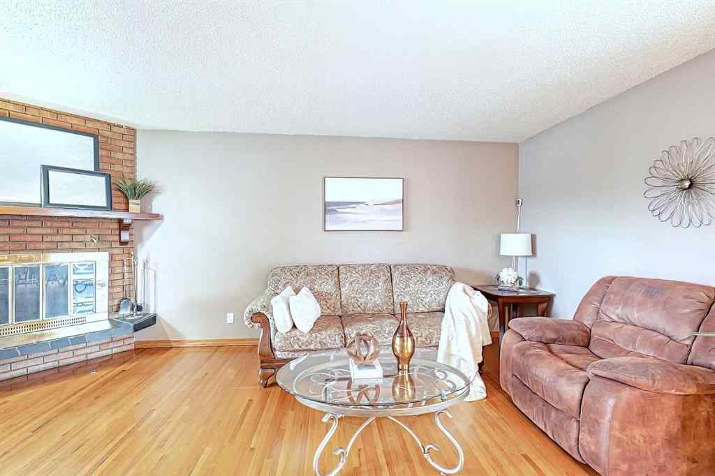MLS® A2241835 - 5007 Vallance Crescent NW in Varsity Calgary, Residential
