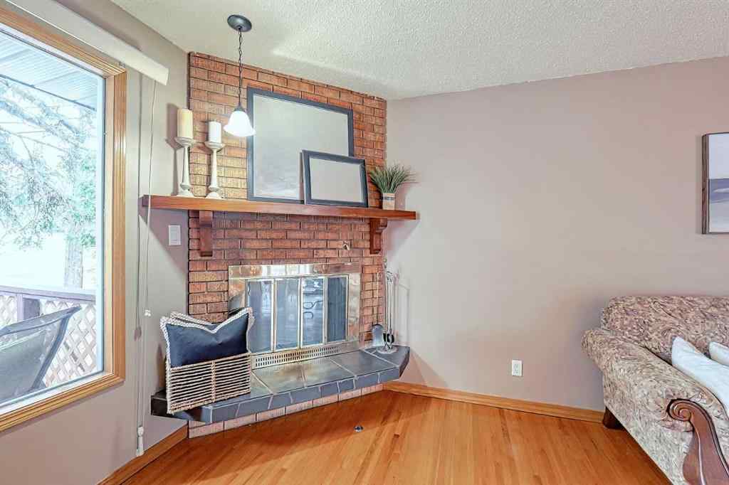 MLS® A2241835 - 5007 Vallance Crescent NW in Varsity Calgary, Residential