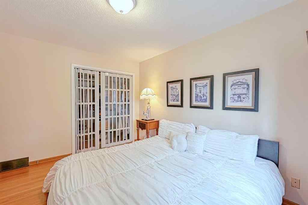 MLS® A2241835 - 5007 Vallance Crescent NW in Varsity Calgary, Residential