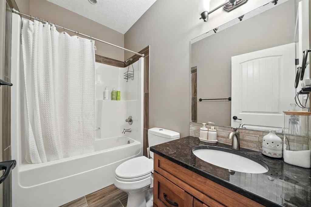 MLS® A2241880 - 6511 57 Street  in NONE Olds, Residential