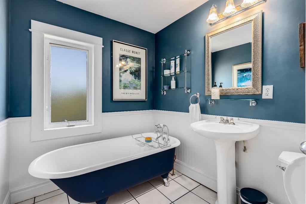 MLS® A2241899 - 1517 12 Avenue SW in Sunalta Calgary, Residential