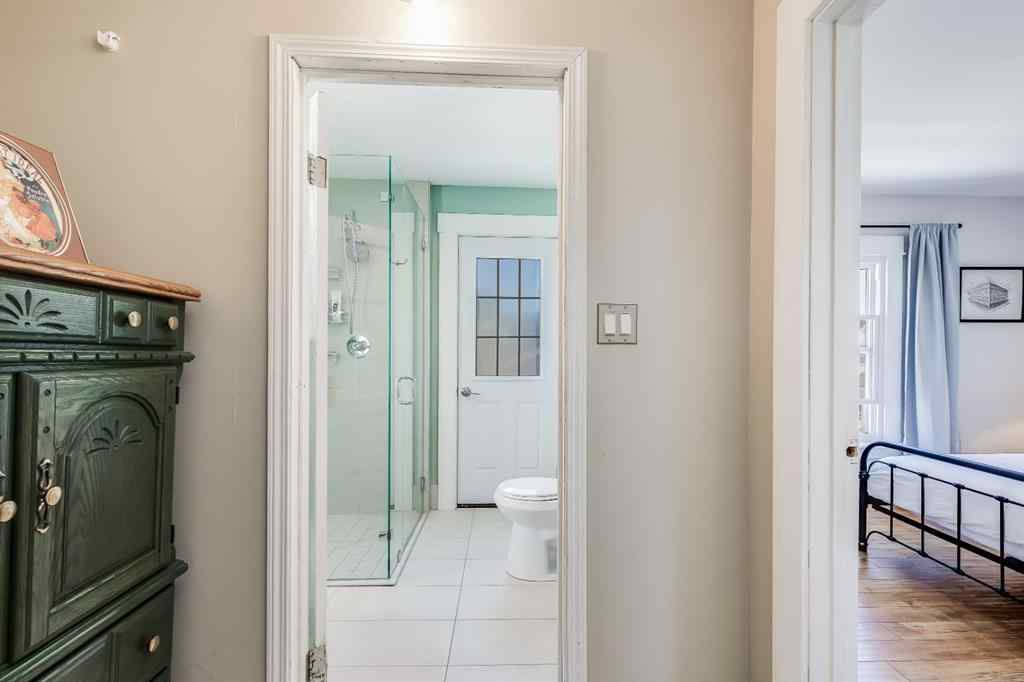 MLS® A2241899 - 1517 12 Avenue SW in Sunalta Calgary, Residential